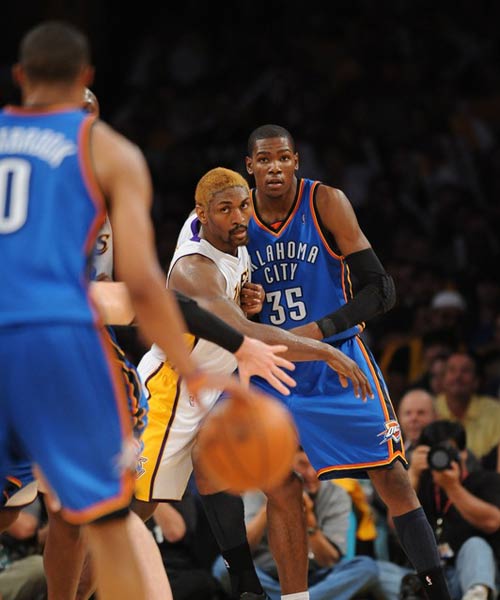 西蒙在某场 西蒙在某场